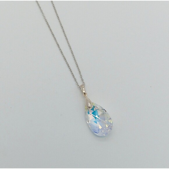 Platinum Plated Pendant Necklace Made with Swarovski Aurora Borealis Crystal - Picture 4 of 4